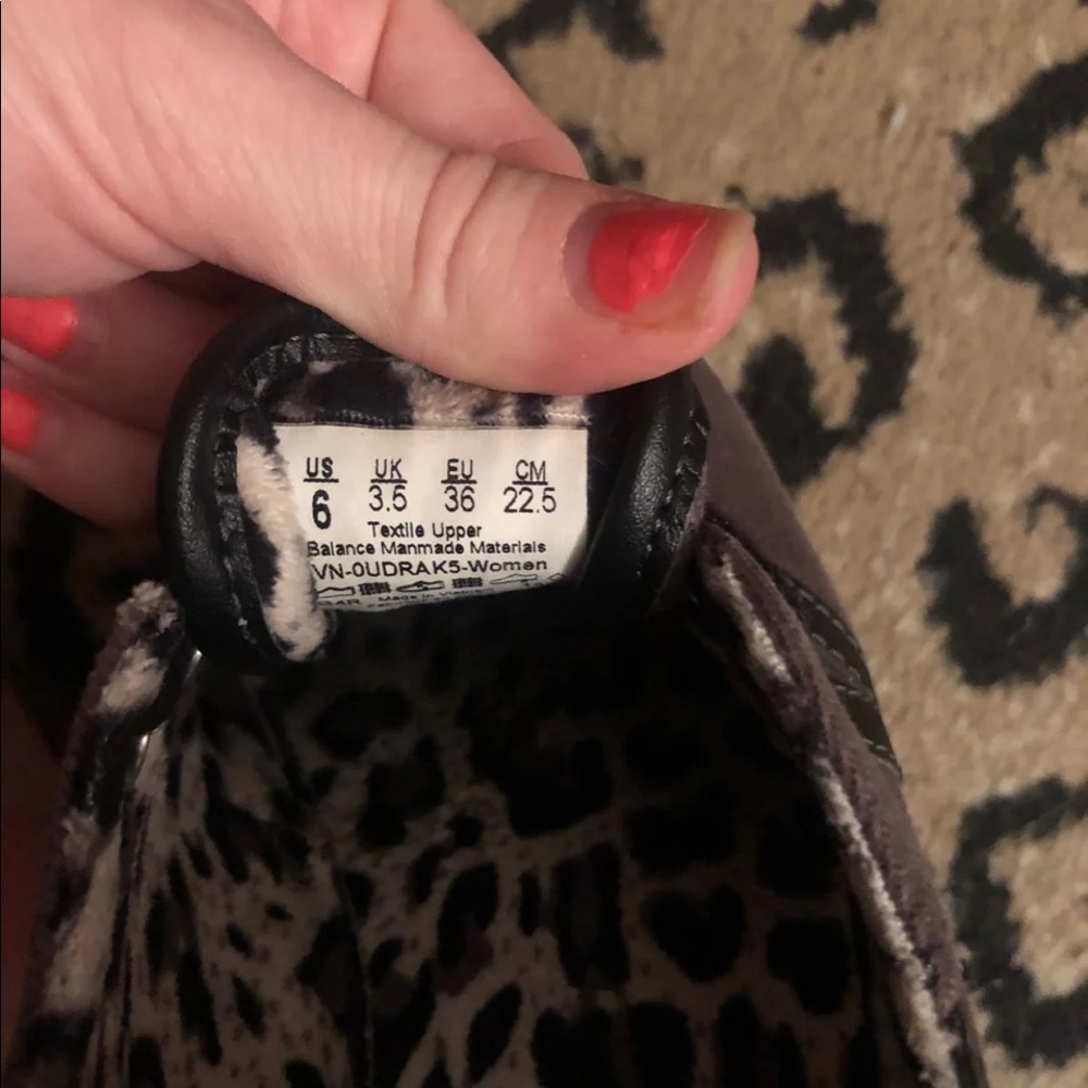 Vans - Picture 3 of 4